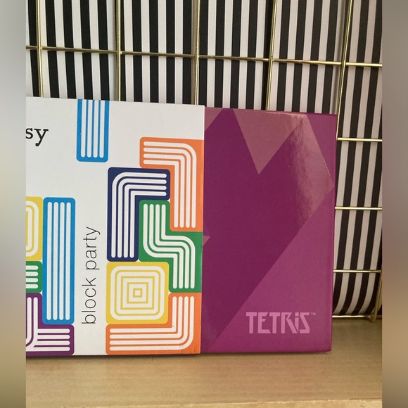 🆕BUNDLE! Limited Edition Tetris™️ X Ipsy Block Party Eyeshadow Palette & Brush. - Picture 3 of 5
